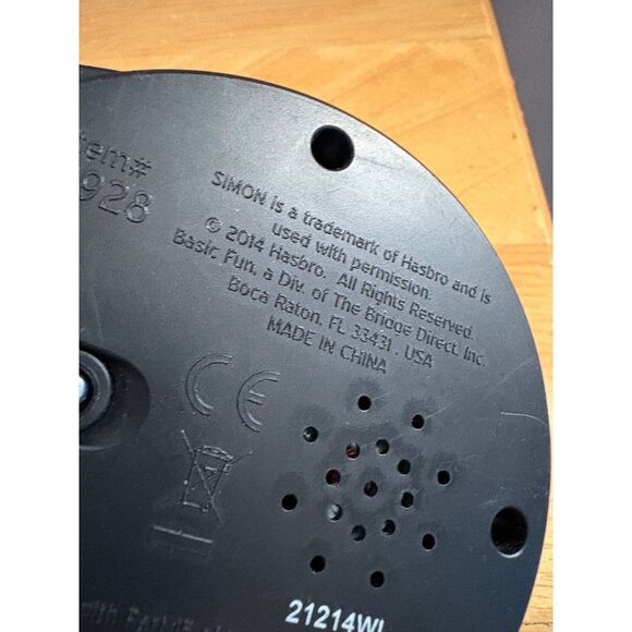 Set of 2 Simon Hasbro Electronic 2014 Carabiner Hand-Held Travel Memory Games - Picture 3 of 3